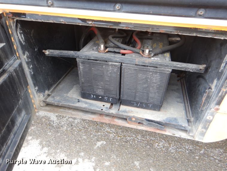 image for item GN9395 1995 International 3800  school bus