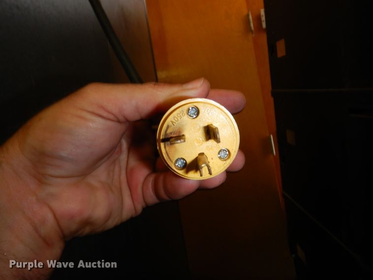 image for item GN9442 Victory VR-3 refrigerator/freezer