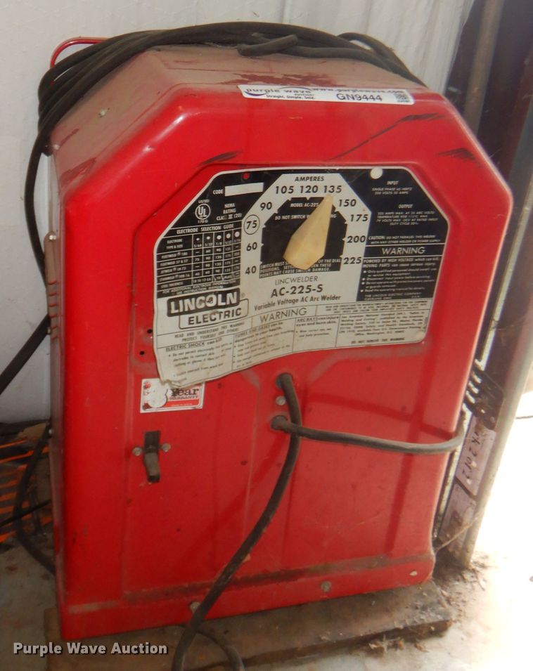 Lincoln AC225S welder in Pittsburg, KS Item GN9444 sold Purple Wave