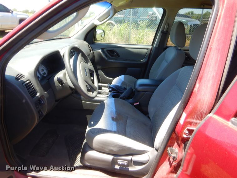 image for item GN9461 2005 Ford Escape XLT  SUV