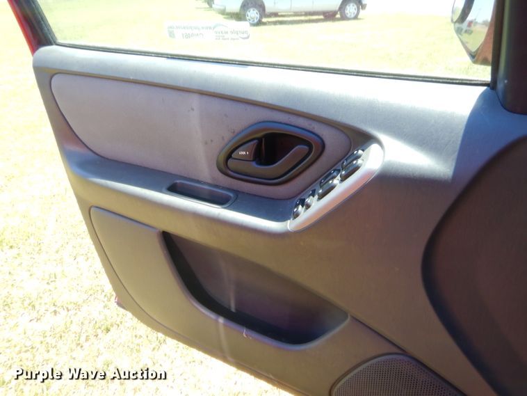 image for item GN9461 2005 Ford Escape XLT  SUV