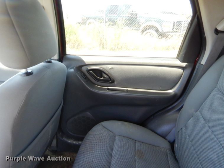 image for item GN9461 2005 Ford Escape XLT  SUV