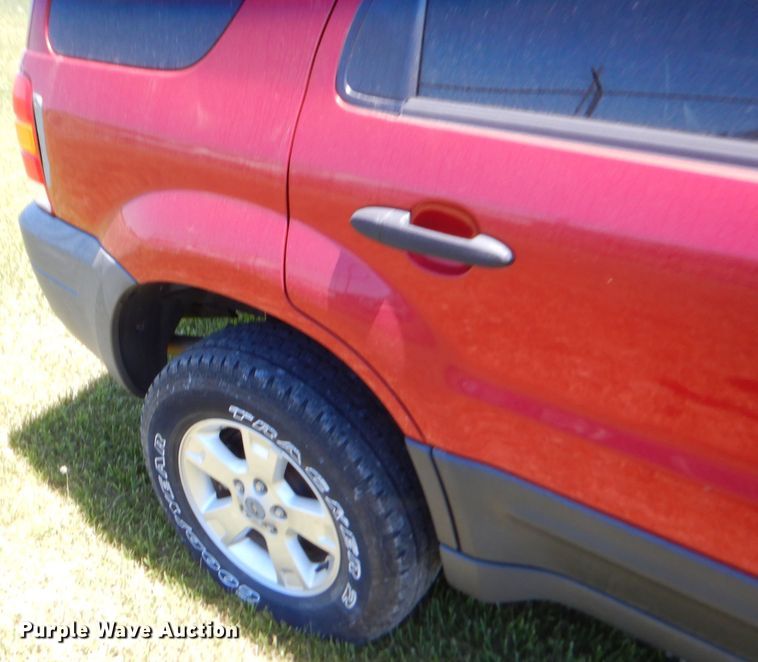 image for item GN9461 2005 Ford Escape XLT  SUV