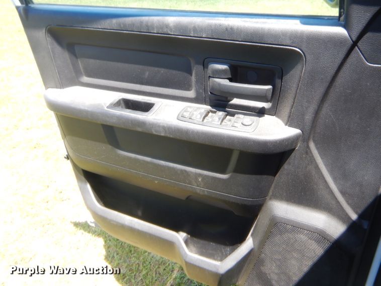 image for item GN9462 2015 Dodge Ram 1500  Crew Cab pickup truck