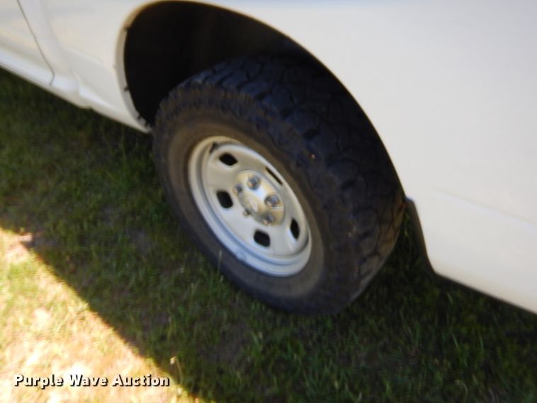 image for item GN9462 2015 Dodge Ram 1500  Crew Cab pickup truck