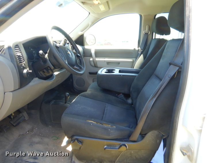 image for item GN9463 2012 Chevrolet Silverado 1500  Crew Cab pickup truck