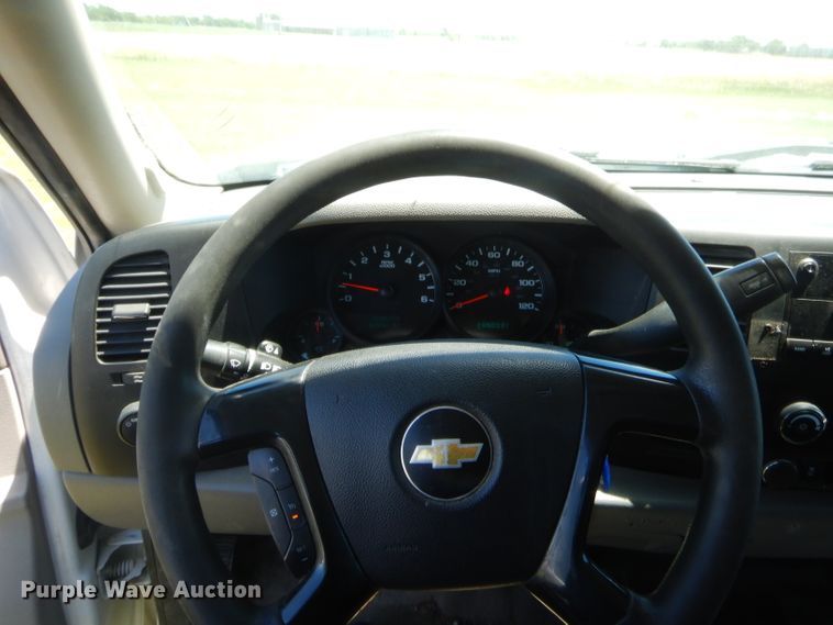 image for item GN9463 2012 Chevrolet Silverado 1500  Crew Cab pickup truck