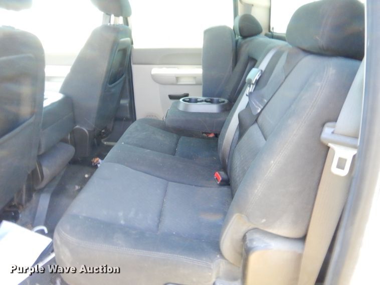 image for item GN9463 2012 Chevrolet Silverado 1500  Crew Cab pickup truck