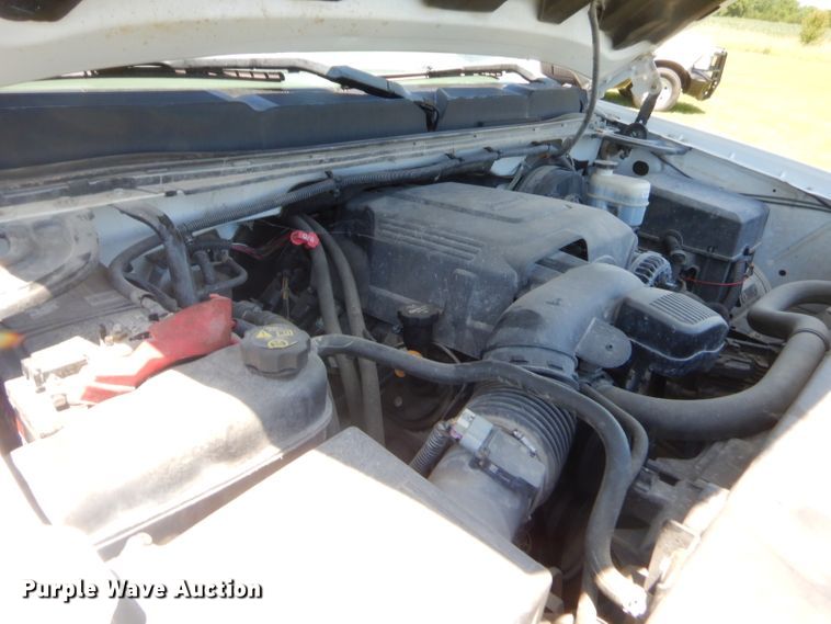 image for item GN9463 2012 Chevrolet Silverado 1500  Crew Cab pickup truck