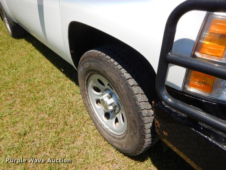 image for item GN9463 2012 Chevrolet Silverado 1500  Crew Cab pickup truck