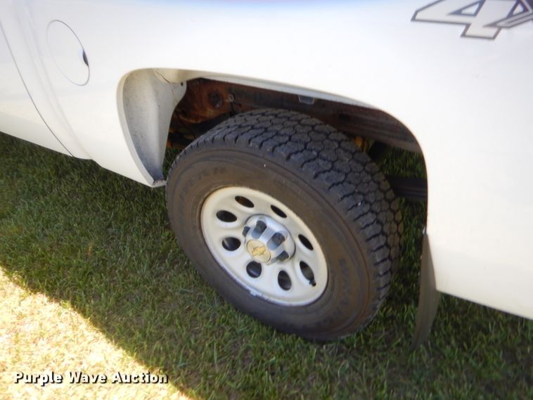 image for item GN9463 2012 Chevrolet Silverado 1500  Crew Cab pickup truck