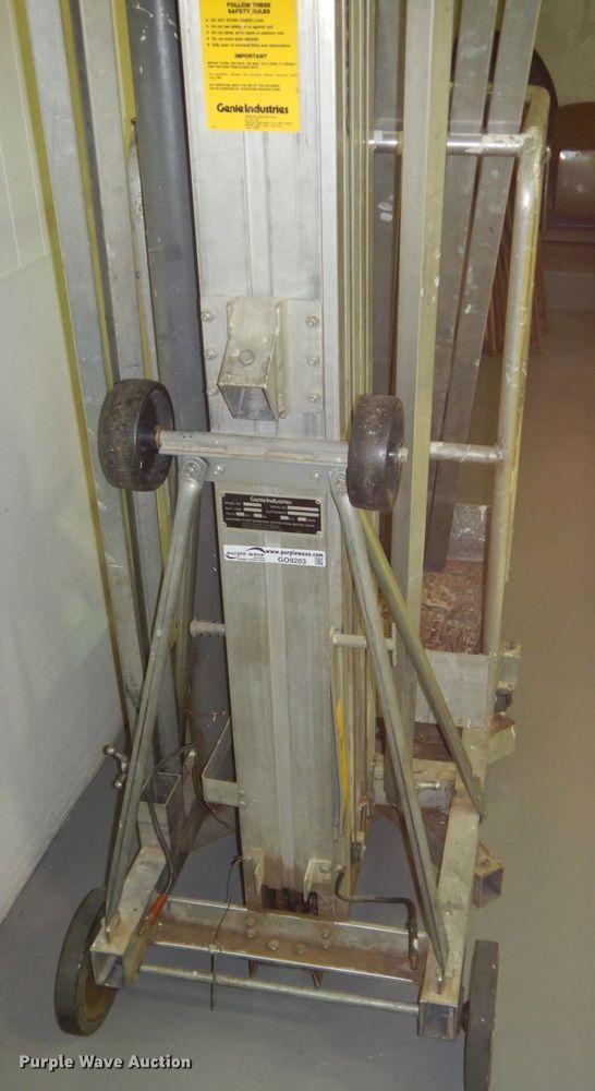 image for item GO9203 Genie PLC30DC  vertical lift