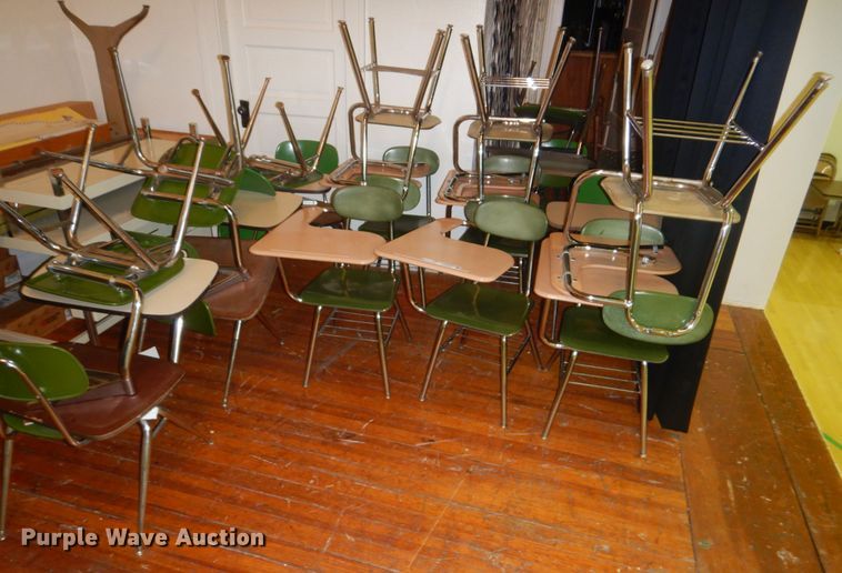 image for item GO9204 Approximately 31 desks