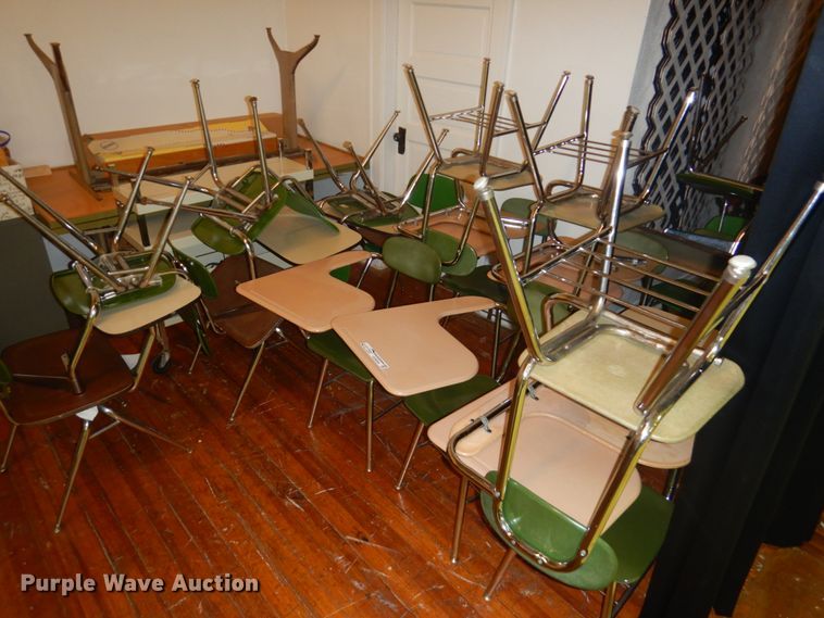 image for item GO9204 Approximately 31 desks