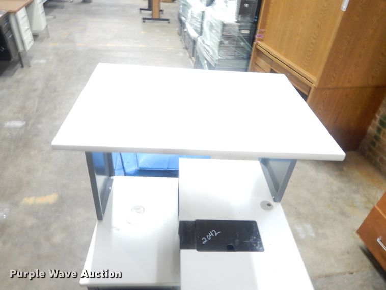 image for item GO9784 Workstation