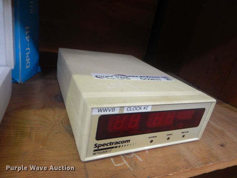 image for item GO9833 Spectracom Netclock 2 clock