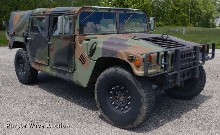 image for item GU9979 1990 Am General M998  Humvee SUV