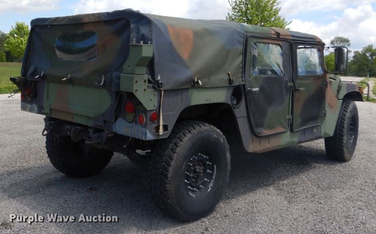 image for item GU9979 1990 Am General M998  Humvee SUV