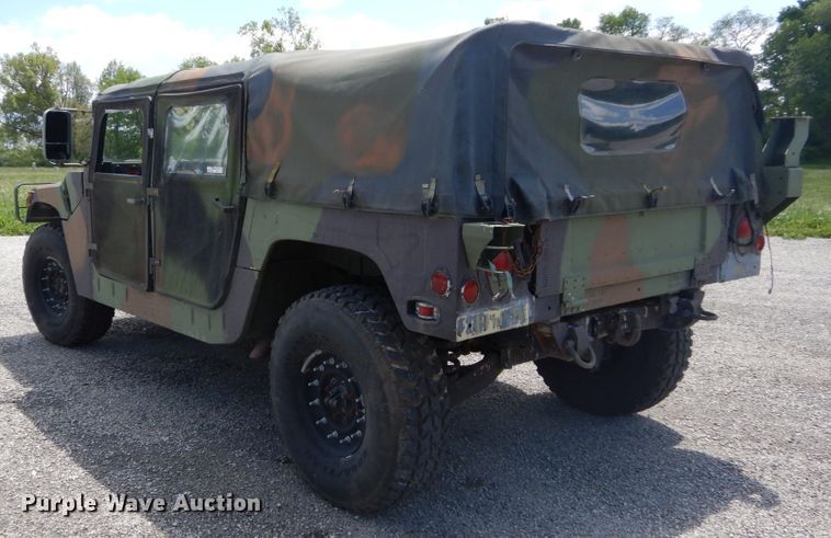 image for item GU9979 1990 Am General M998  Humvee SUV