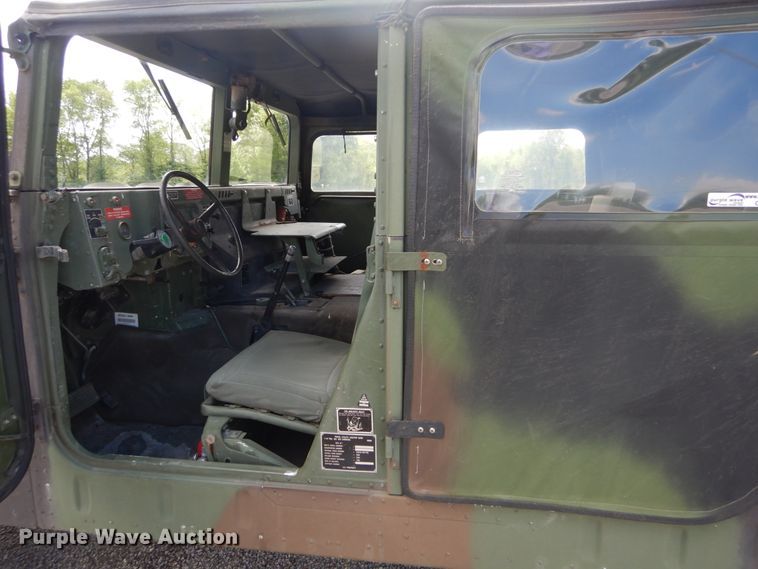 image for item GU9979 1990 Am General M998  Humvee SUV