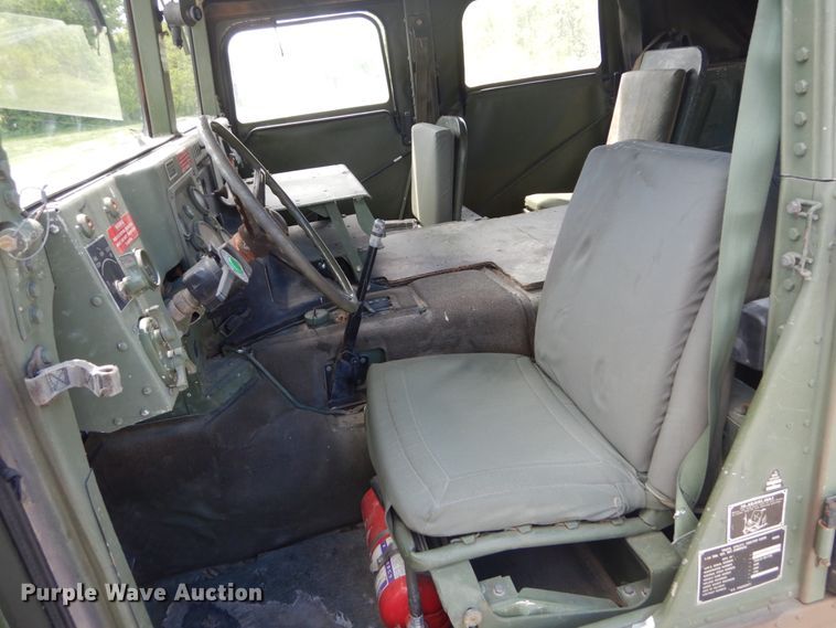 image for item GU9979 1990 Am General M998  Humvee SUV