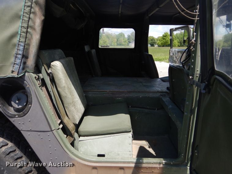 image for item GU9979 1990 Am General M998  Humvee SUV