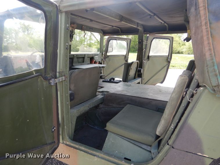 image for item GU9979 1990 Am General M998  Humvee SUV