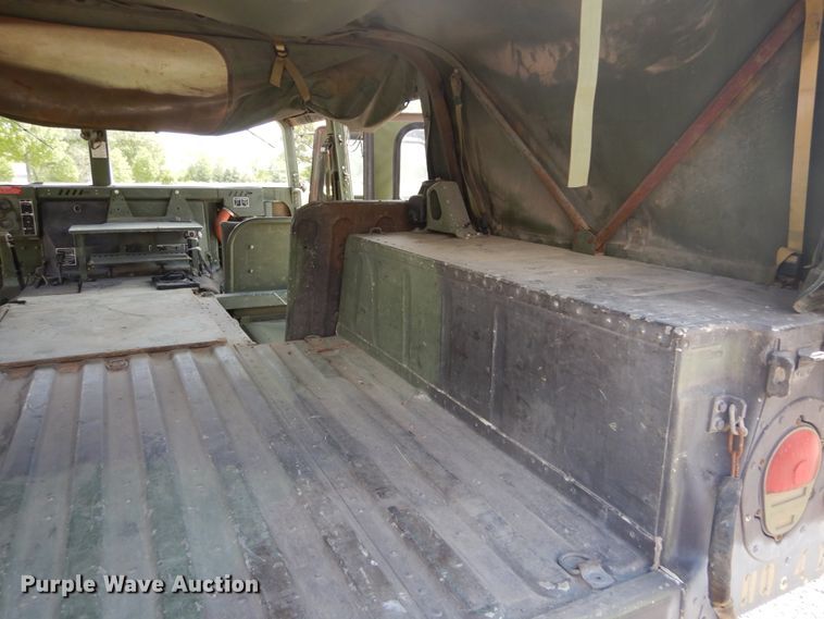 image for item GU9979 1990 Am General M998  Humvee SUV