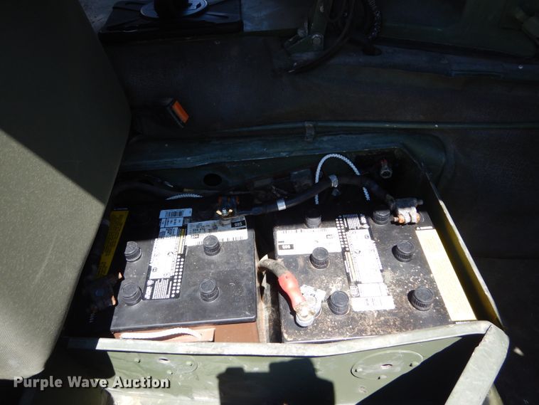 image for item GU9979 1990 Am General M998  Humvee SUV