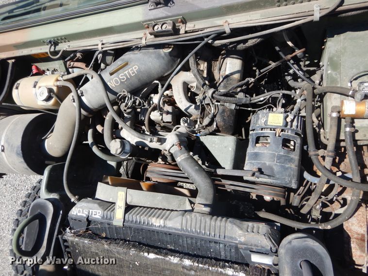 image for item GU9979 1990 Am General M998  Humvee SUV