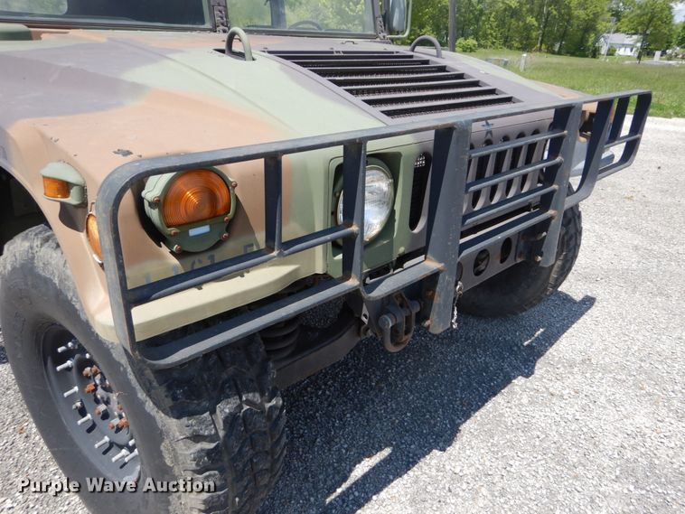 image for item GU9979 1990 Am General M998  Humvee SUV