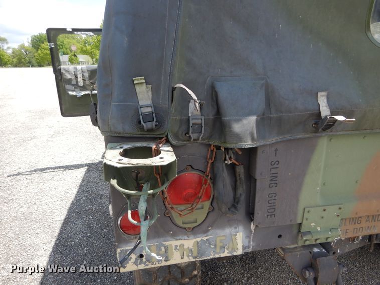 image for item GU9979 1990 Am General M998  Humvee SUV