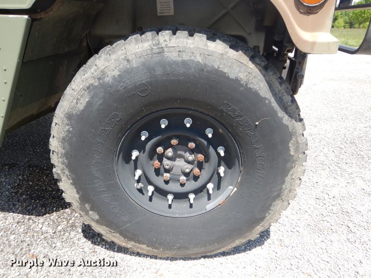 image for item GU9979 1990 Am General M998  Humvee SUV