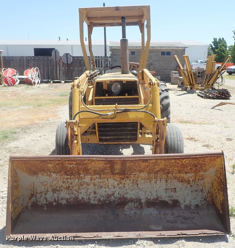 image for item GX9587 1985 Massey-Ferguson 40B  tractor