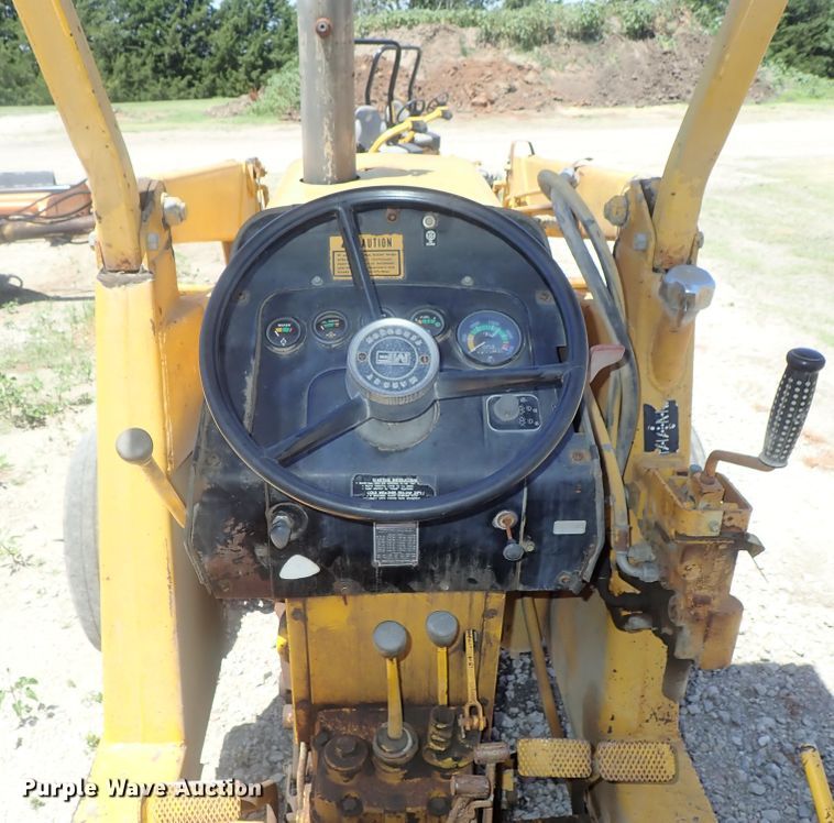 image for item GX9587 1985 Massey-Ferguson 40B  tractor