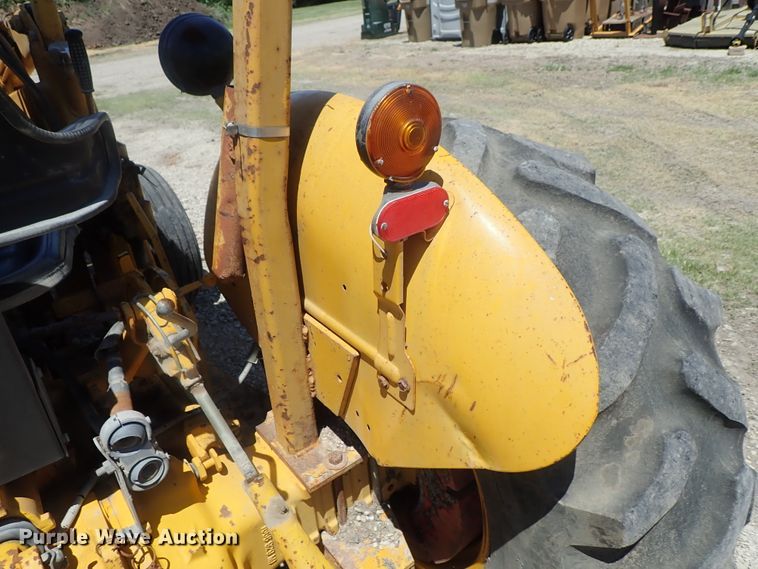 image for item GX9587 1985 Massey-Ferguson 40B  tractor