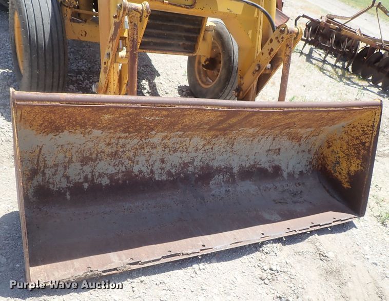 image for item GX9587 1985 Massey-Ferguson 40B  tractor