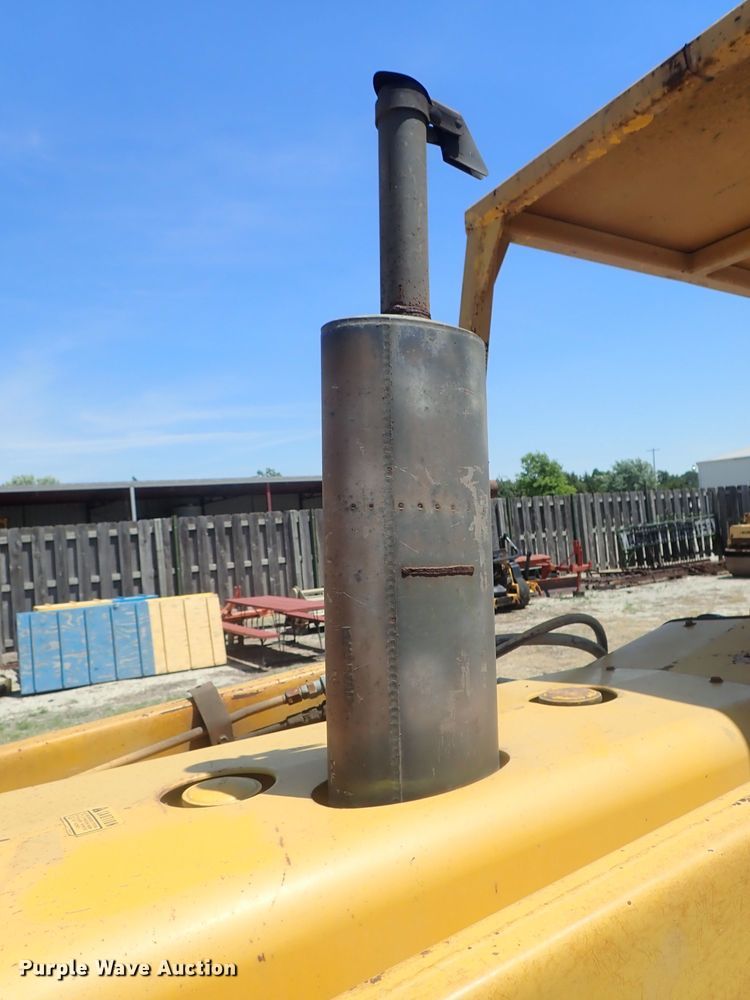 image for item GX9587 1985 Massey-Ferguson 40B  tractor