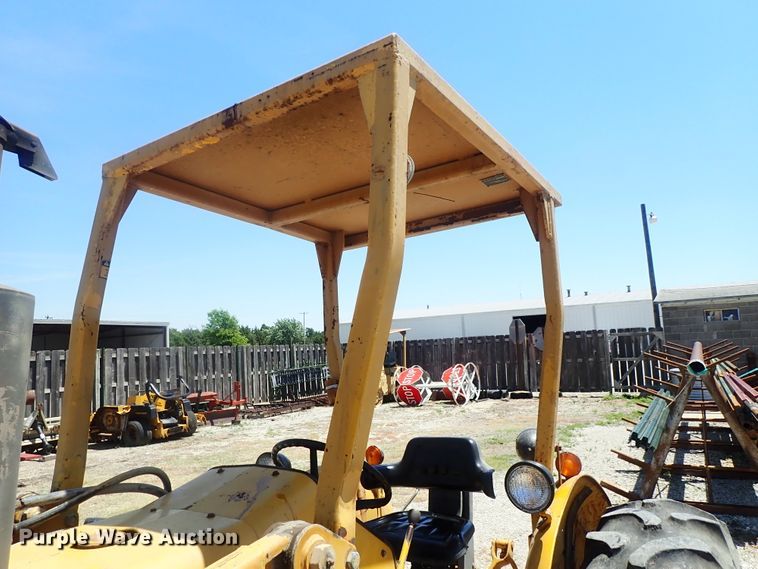 image for item GX9587 1985 Massey-Ferguson 40B  tractor