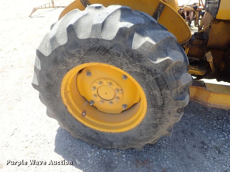 image for item GX9587 1985 Massey-Ferguson 40B  tractor