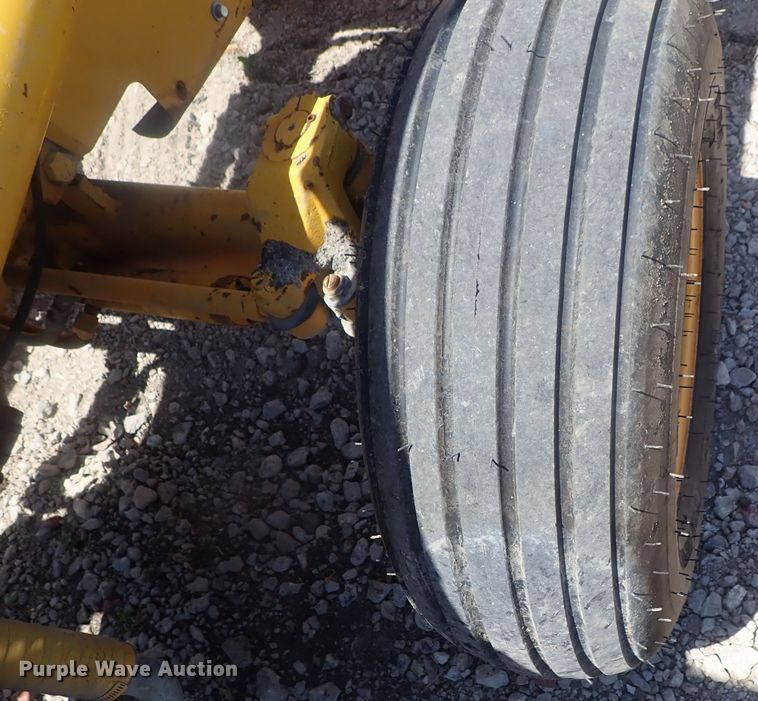 image for item GX9587 1985 Massey-Ferguson 40B  tractor