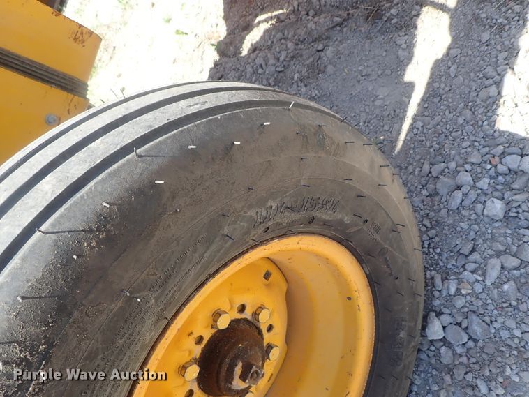 image for item GX9587 1985 Massey-Ferguson 40B  tractor