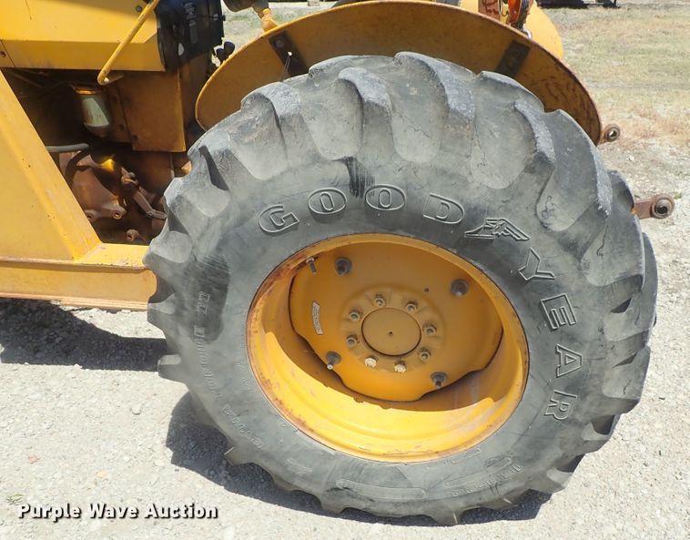 image for item GX9587 1985 Massey-Ferguson 40B  tractor