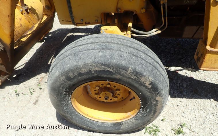 image for item GX9587 1985 Massey-Ferguson 40B  tractor