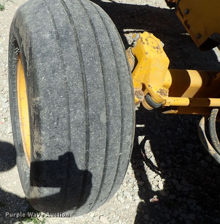 image for item GX9587 1985 Massey-Ferguson 40B  tractor