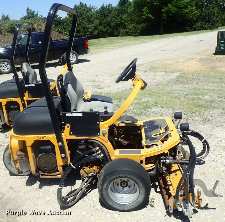 image for item GX9594 Hustler 1500 greensmower