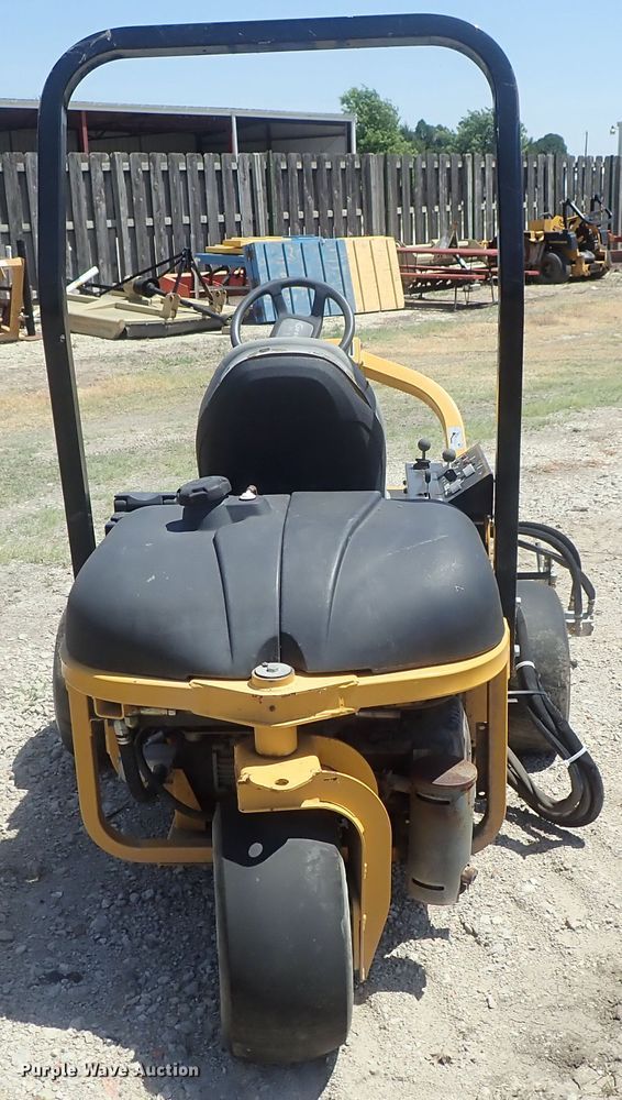 image for item GX9594 Hustler 1500 greensmower