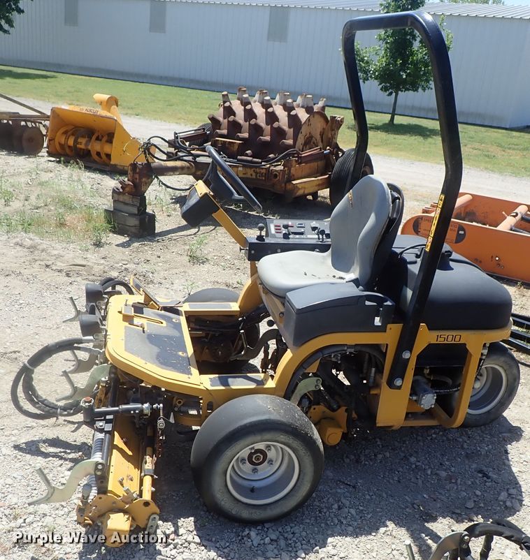 image for item GX9594 Hustler 1500 greensmower