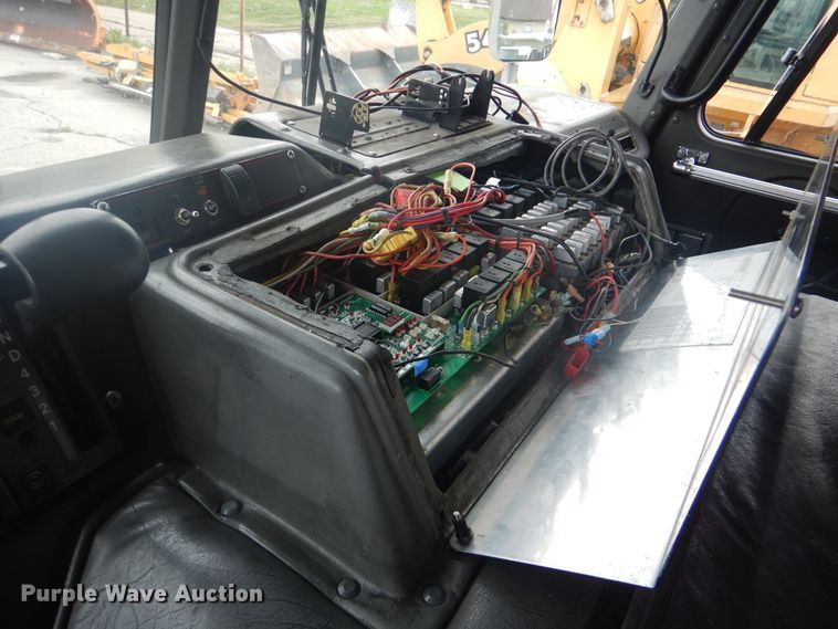 image for item GY9836 1998 Emergency One pumper fire truck