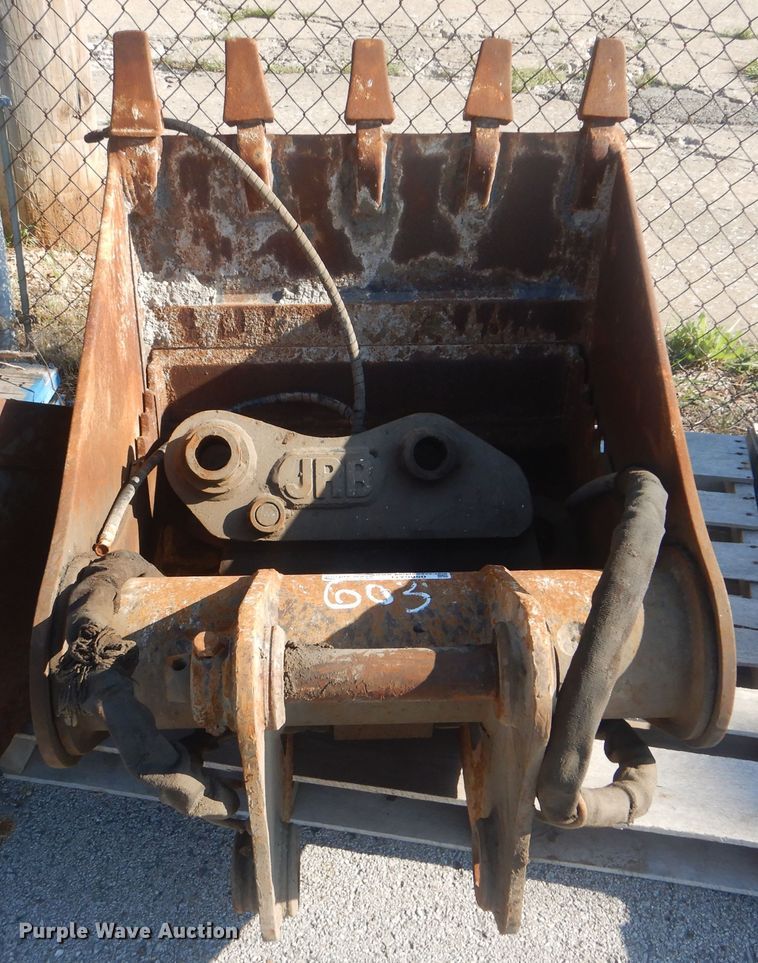 Helac clamshell bucket in Tulsa, OK | Item GY9950 sold | Purple Wave